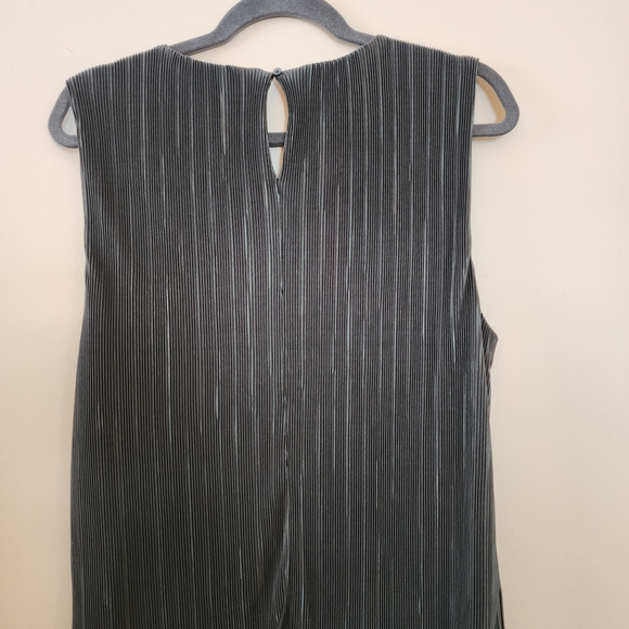 J. Crew Sleeveless Blouse Olive Large - Picture 3 of 3